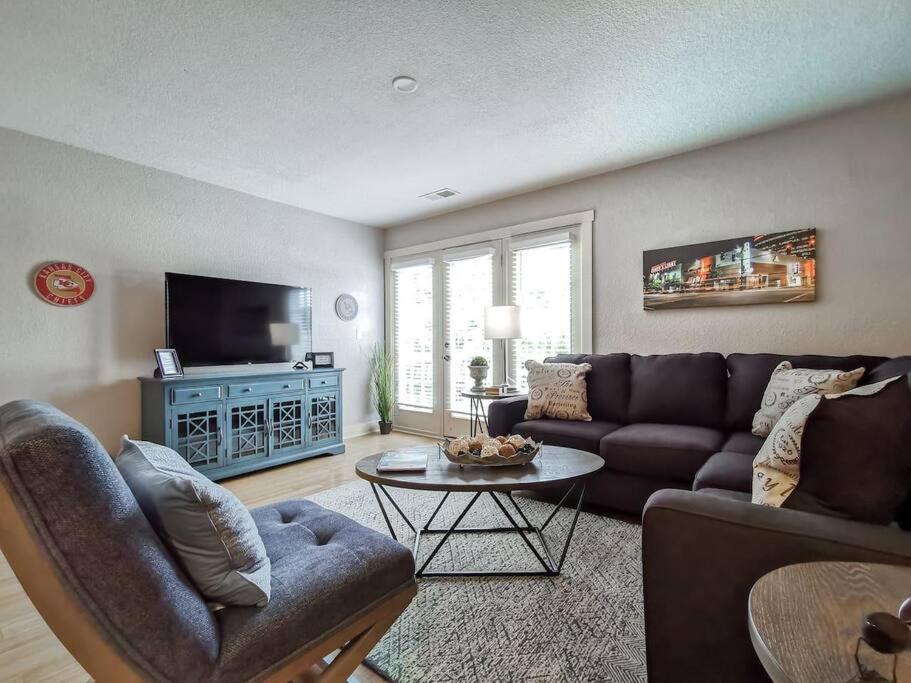 Amazing Locale 2Kingbr 1Bth Villa Канзас Сити Екстериор снимка