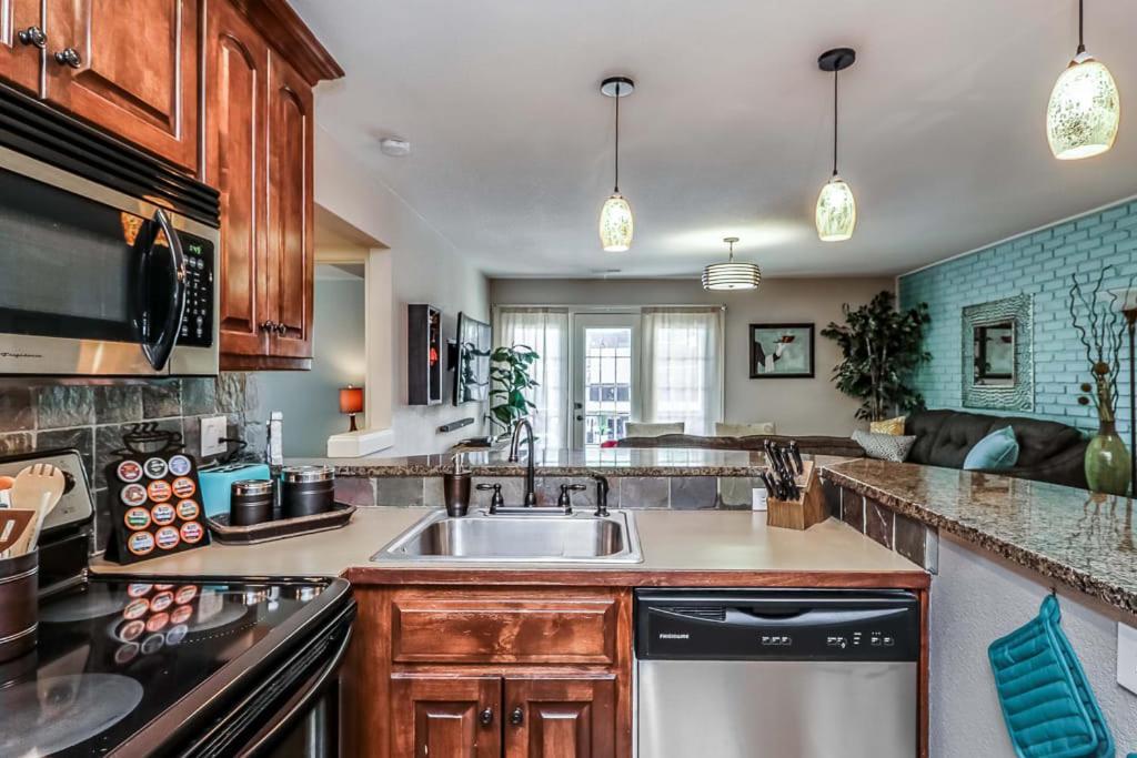 Amazing Locale 2Kingbr 1Bth Villa Канзас Сити Екстериор снимка
