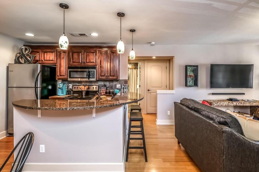 Amazing Locale 2Kingbr 1Bth Villa Канзас Сити Екстериор снимка